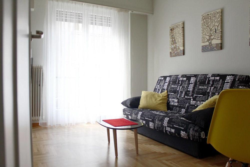Cheery Apartment In The Center Of Atenas Exterior foto
